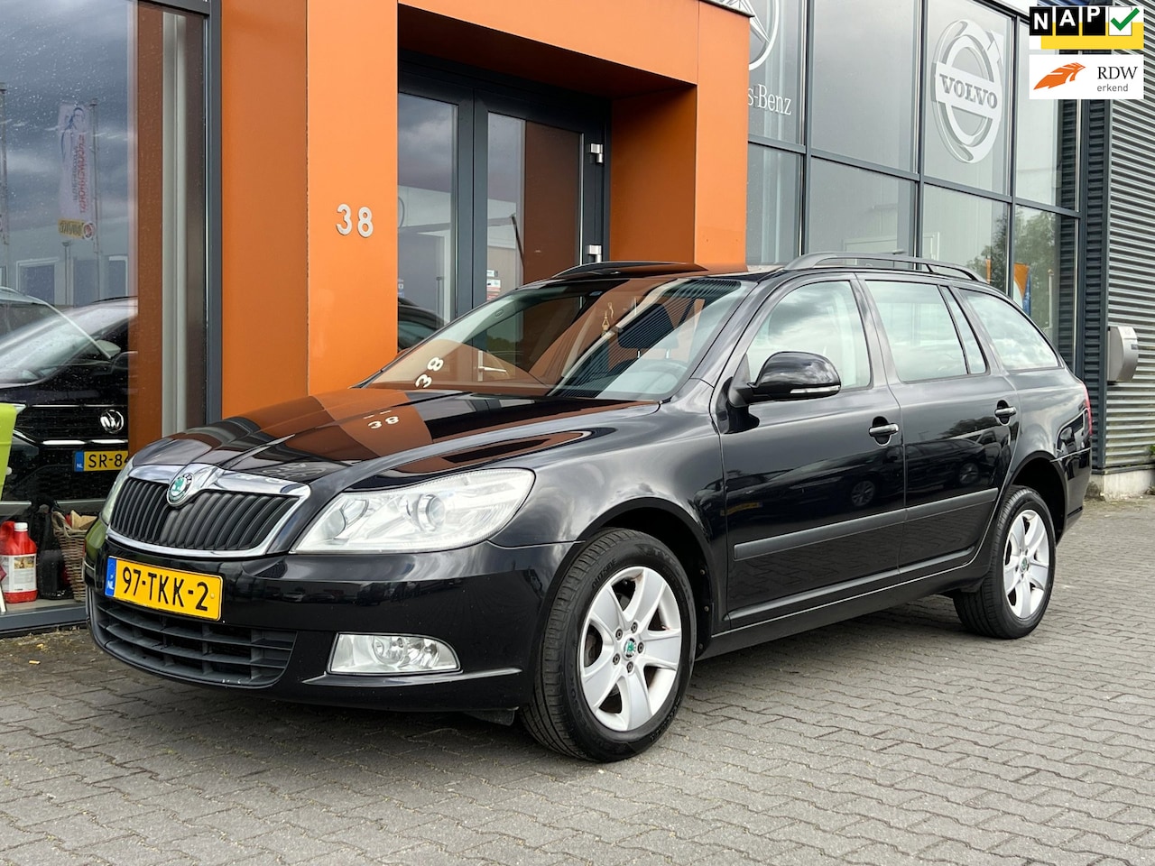 Skoda Octavia Combi - 1.2TSI|Trekhaak|PDC|Navigatie|Cruise|NAP - AutoWereld.nl