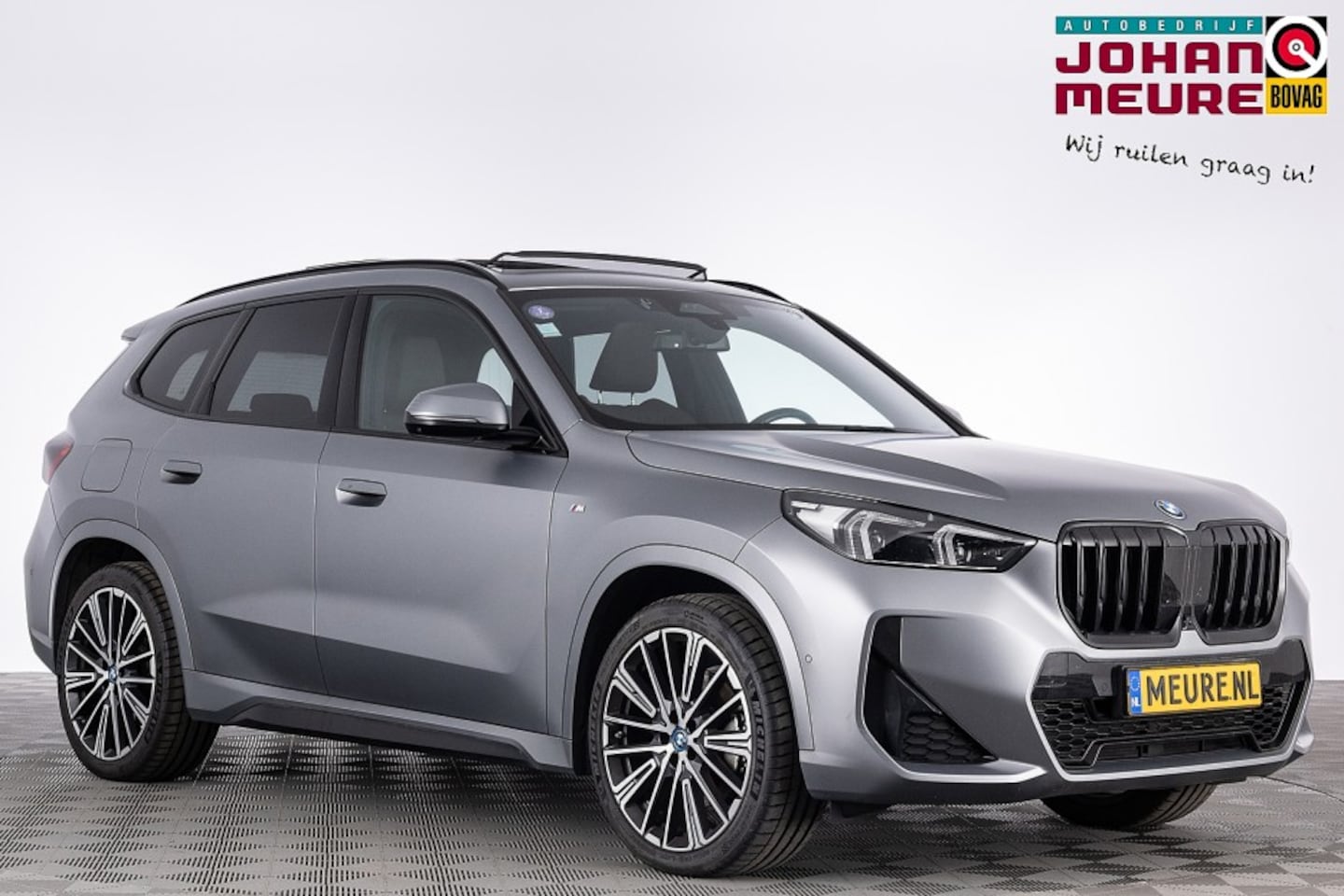 BMW X1 - xDrive30e M-sport | LEDER | PANORAMADAK *MAT GRIJS* . - AutoWereld.nl