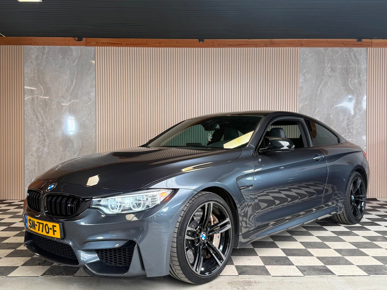BMW 4-serie Coupé - M4 Carbon Vol Opties! 431PK Head Up Nwe Apk Navi Keyless Airco Cruise Control - AutoWereld.nl