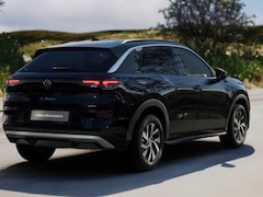 Volkswagen T-Roc - Limited Edition 1.5 eTSI 116 PK 7 versn. DSG · Comfort pakket · Achteruitrijcamera · Draad