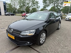 Volkswagen Jetta - 1.2 TSI Comfortline BlueMotion / 1 JAAR APK / NAP / AIRCO / BOEKJES / NETTE AUTO