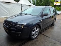 Ford Focus Wagon - 1.6-16V Futura