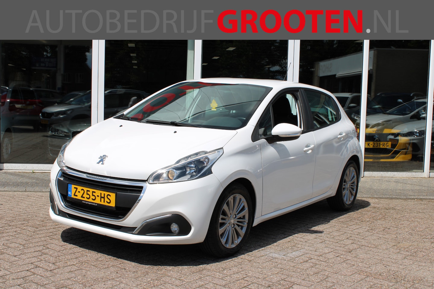 Peugeot 208 - 1.2 PureTech Allure//Navi//Ecc//5drs!! - AutoWereld.nl
