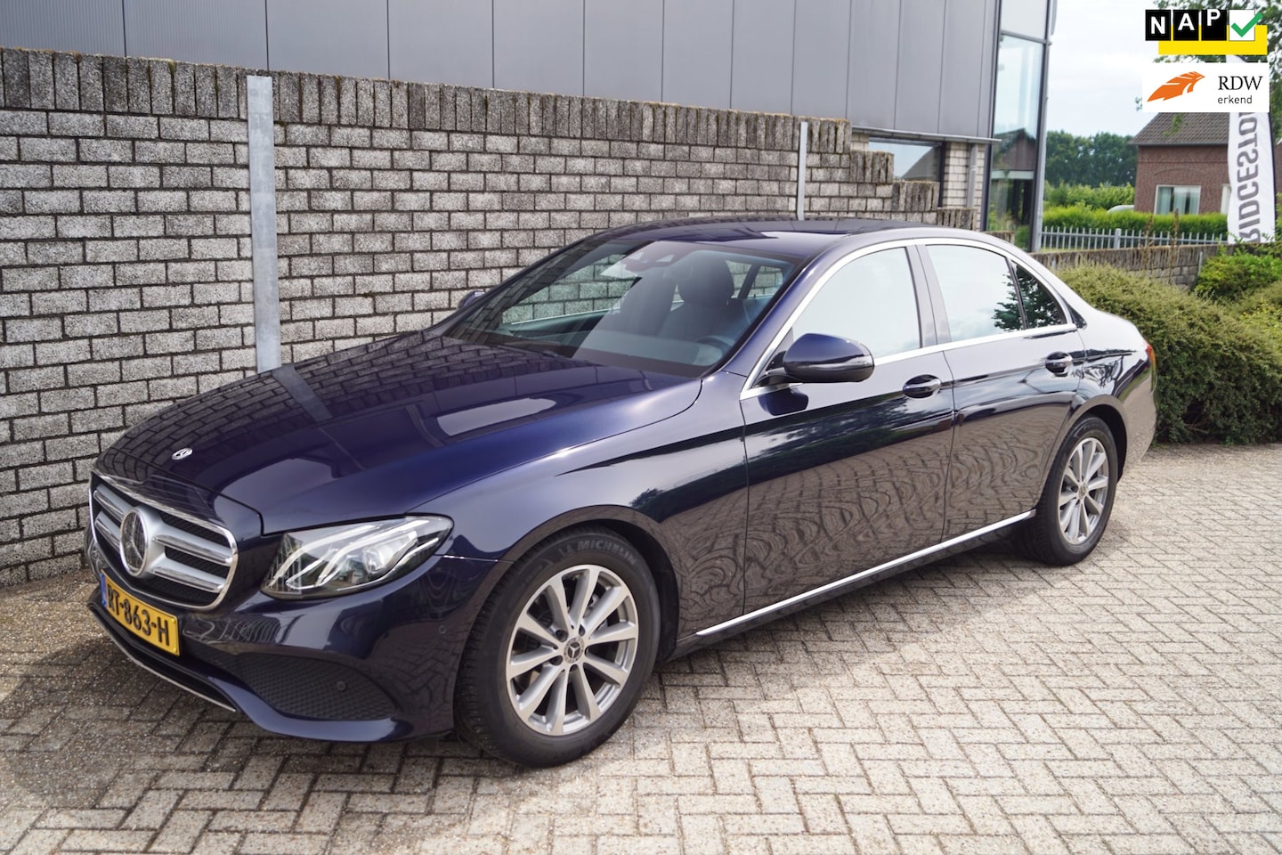 Mercedes-Benz E-klasse - 200 Premium Autom Half Leder Sportst Stoelverw Navi Camera Clima Adaptieve Cruise 2x PDC L - AutoWereld.nl