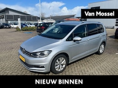 Volkswagen Touran - 1.2 TSI Comfortline Business 7p | Navigatie | Airco | Stoelverwarming | Cruise control | P