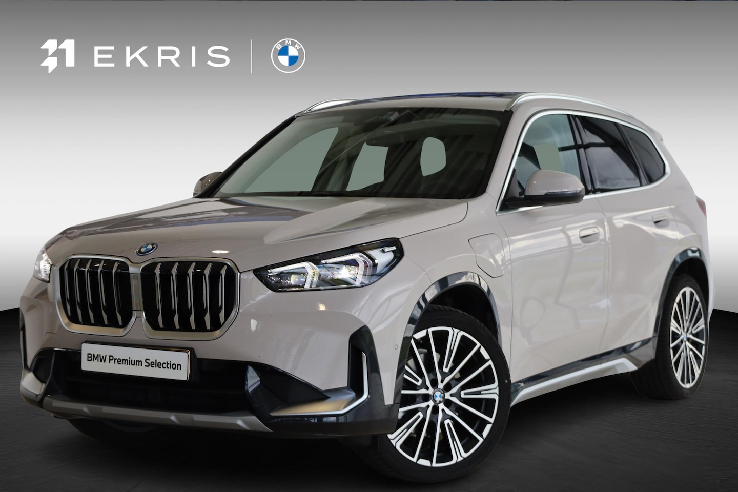 BMW X1 - xDrive25e | xLine | Panorama Dak | Harman/Kardon | Comfort Access | Elektr. Trekhaak - AutoWereld.nl