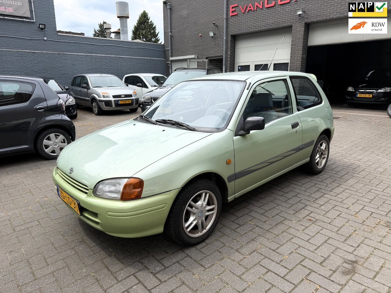 Toyota Starlet - 1.3-16V 1.3-16V - AutoWereld.nl