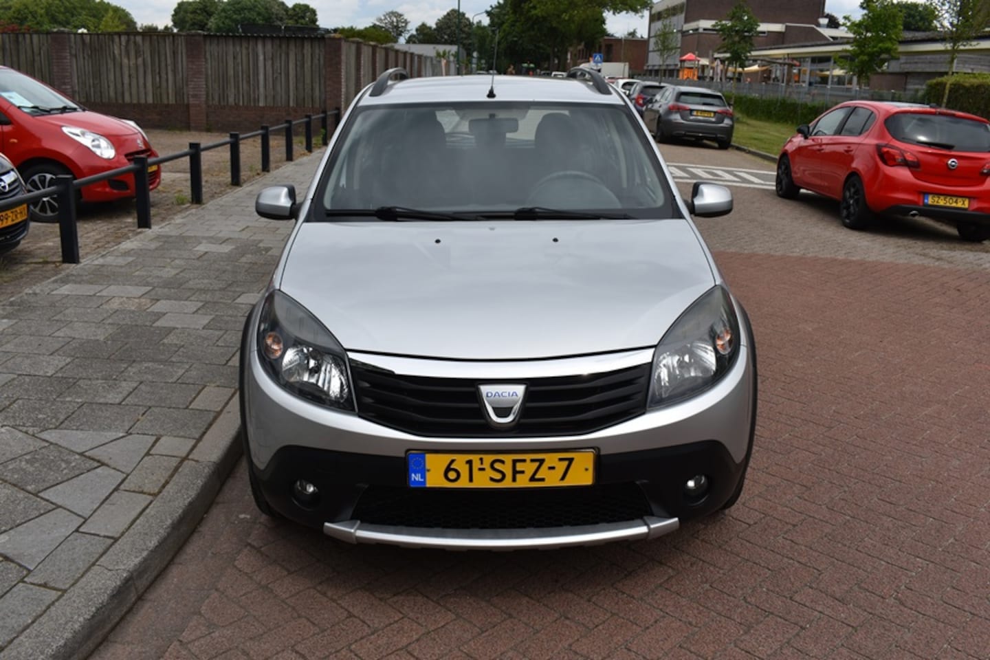 Dacia Sandero Stepway - 1.6 Cruise Control - AutoWereld.nl