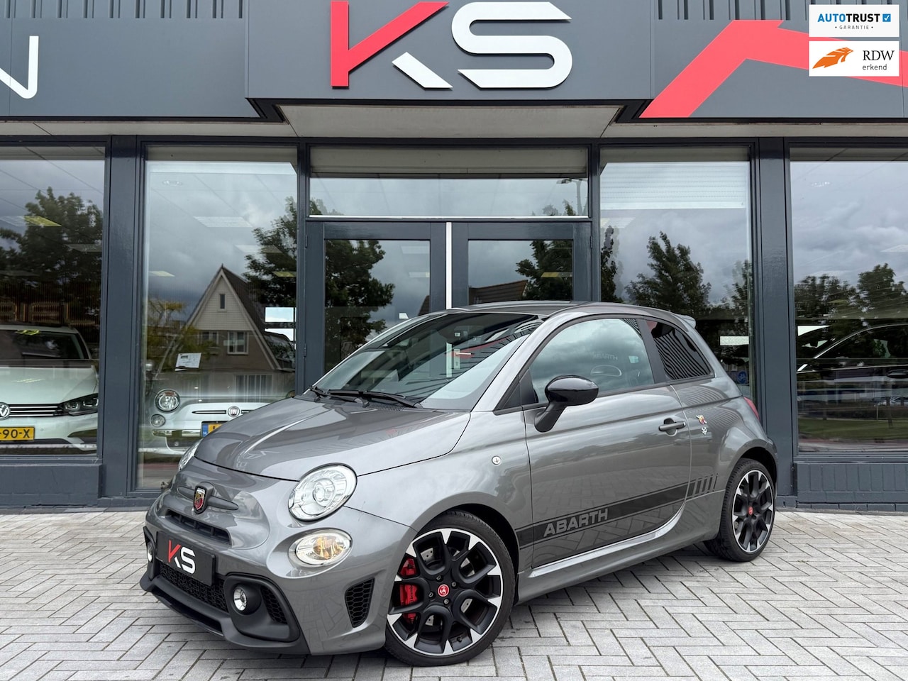Fiat 500 Abarth - 1.4 T-Jet Competizione 595 180pk Leder Navi Xenon - AutoWereld.nl