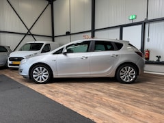 Opel Astra - 1.4 Turbo Cosmo / CLIMA / NAVI / CRUISE /