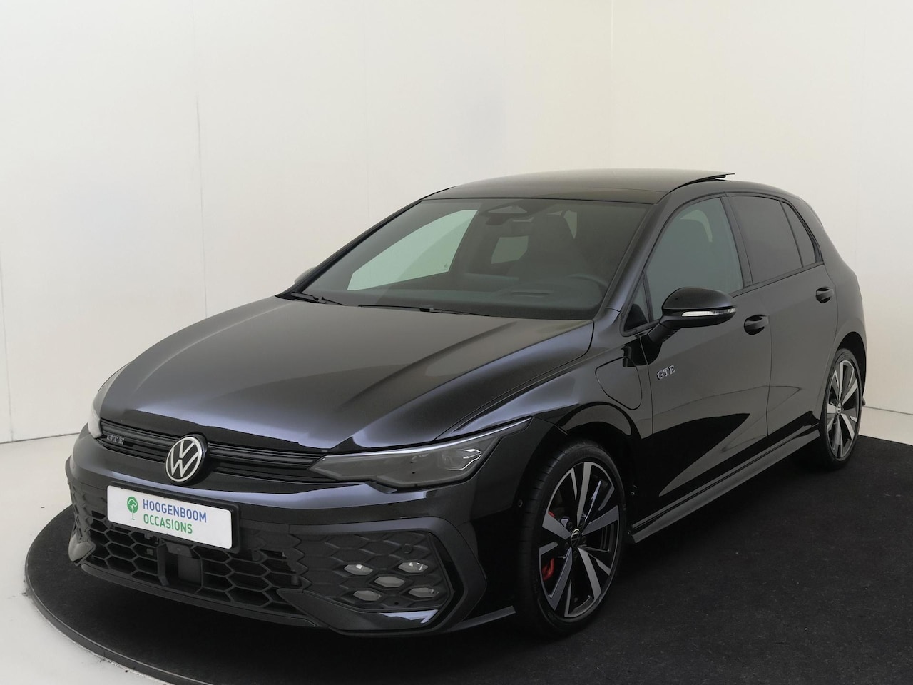 Volkswagen Golf - 1.5 eHybrid GTE | SoH 100% | Panoramadak | Trekhaak | Lederen bekleding ‘Vienna’ | Head-up - AutoWereld.nl