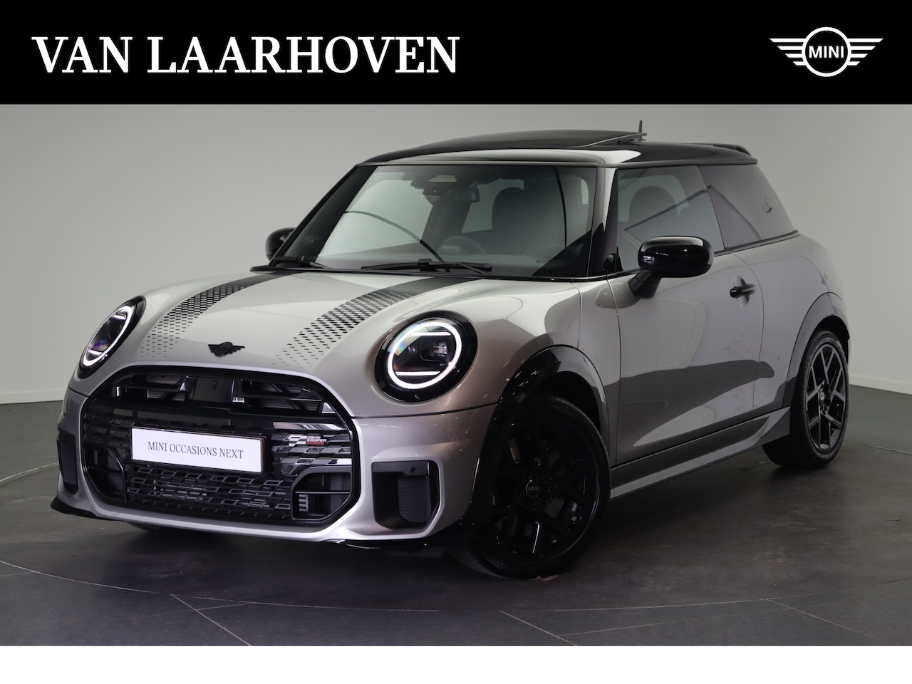 MINI 3-Deurs - Hatchback Cooper C Automaat / John Cooper Works / Pakket M / 17" JCW Sprint Spoke black - AutoWereld.nl