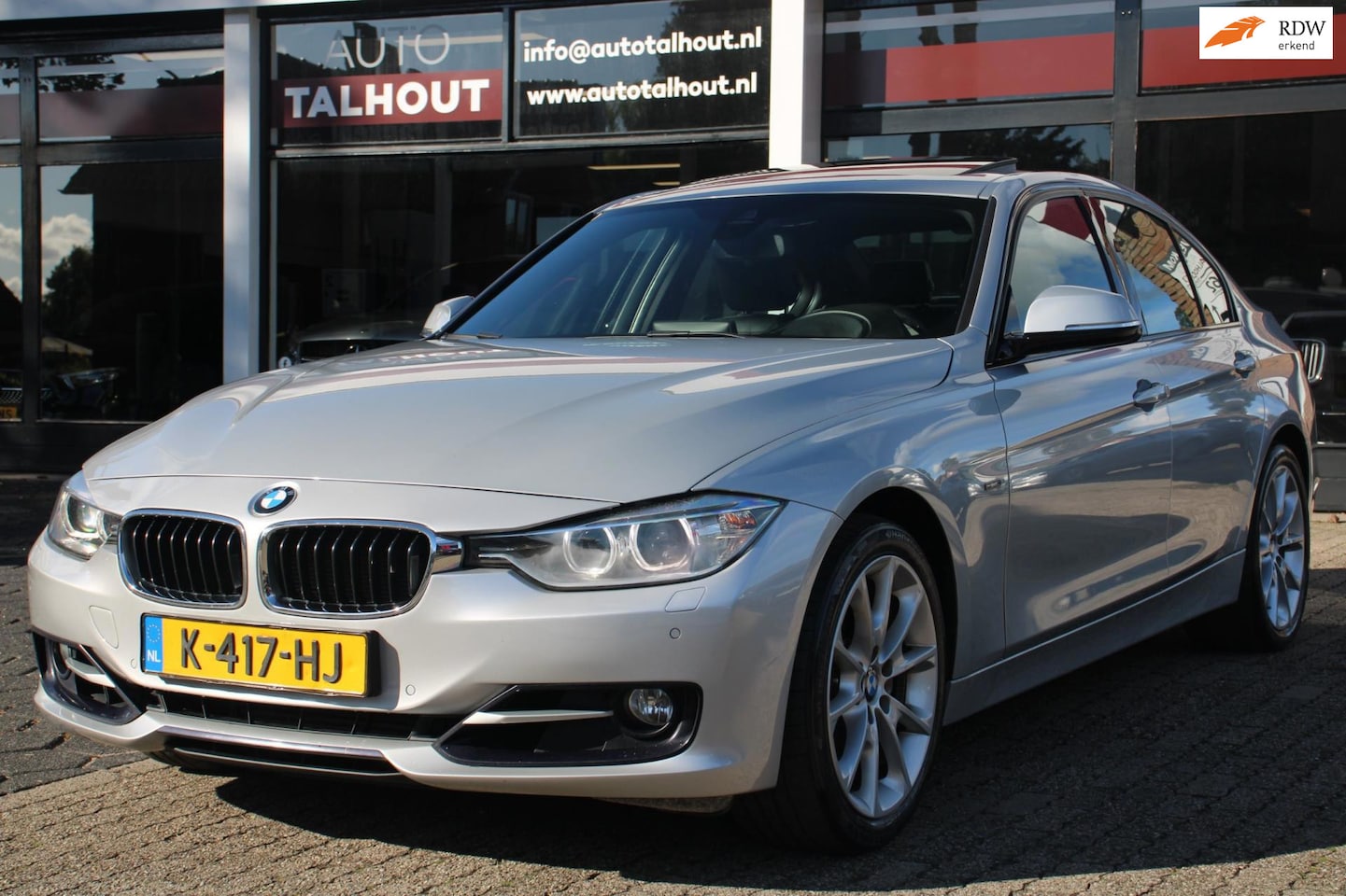 BMW 3-serie - 335i xDrive High Executive | Sportstoelen | Head-up Display | 306pk | Lane assist | Harman - AutoWereld.nl