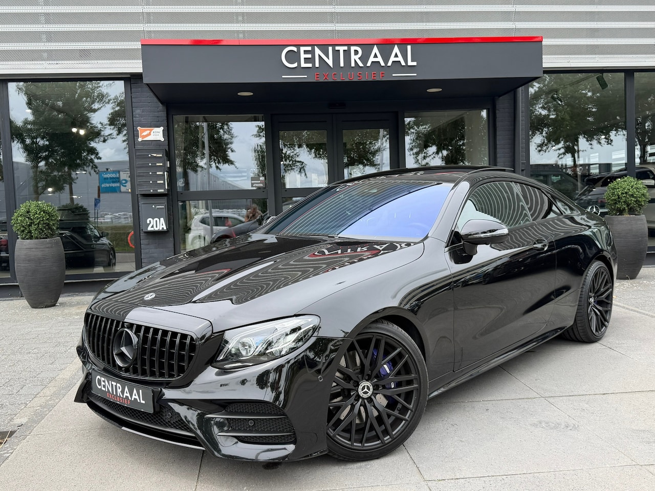 Mercedes-Benz E-klasse Coupé - 300 AMG Pano|Burmester|Mamory|Camera|245PK - AutoWereld.nl
