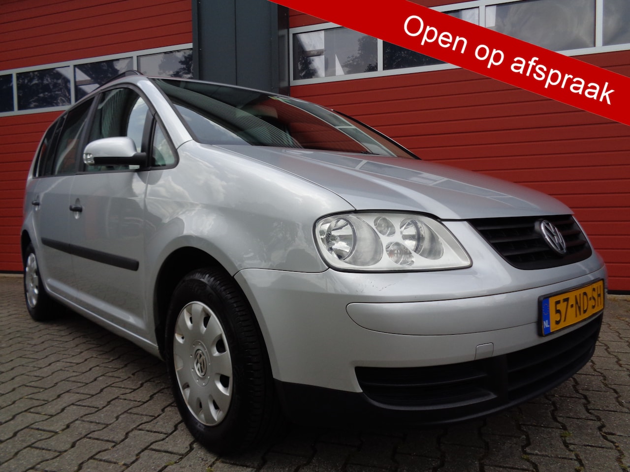 Volkswagen Touran - 1.6-16V FSI Trendline Clima Cruise 6-BAK Trekhaak NL-Auto Hoge-Zit - AutoWereld.nl