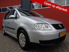 Volkswagen Touran - 1.6-16V FSI Trendline Clima Cruise 6-BAK Trekhaak NL-Auto Hoge-Zit