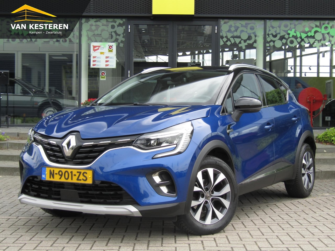 Renault Captur - TCe 101pk Intens / Navigatie / Dakrails / 4 Seizoen banden / Compleet dealer O.H - AutoWereld.nl