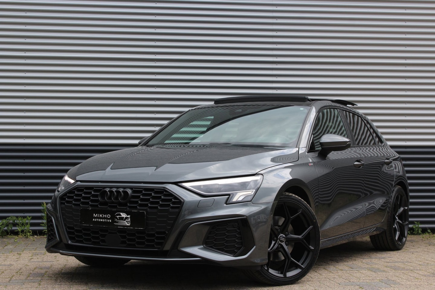 Audi A3 Sportback - 35 TFSI 3x S-Line | Panoramadak | RS Zetels | Standkachel | Apple carplay | Blackoptik | E - AutoWereld.nl