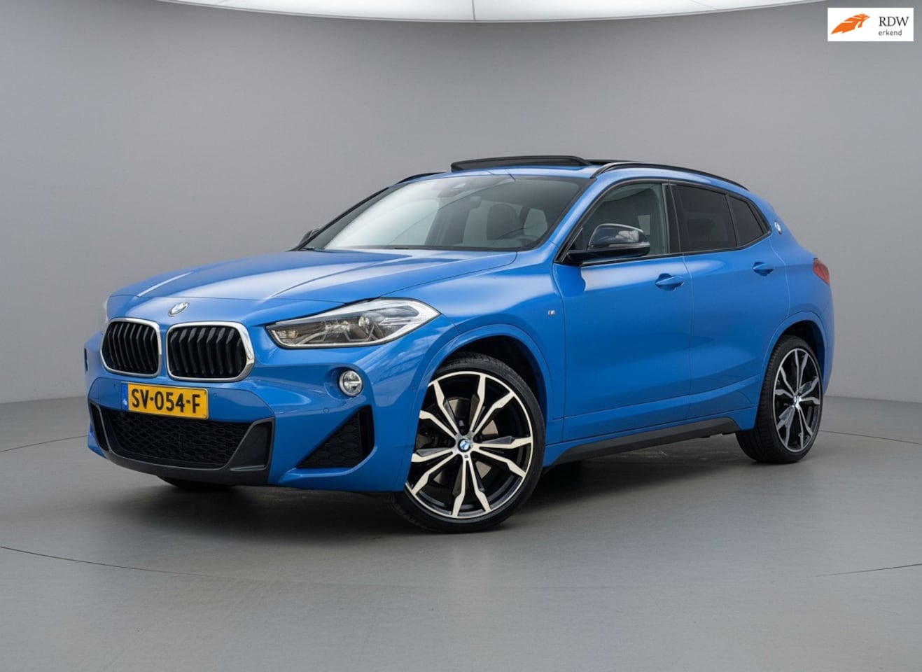 BMW X2 - SDrive20i High Executive|M-sport|Pano|HUD|Trekhaak|Stoelverwarming - AutoWereld.nl