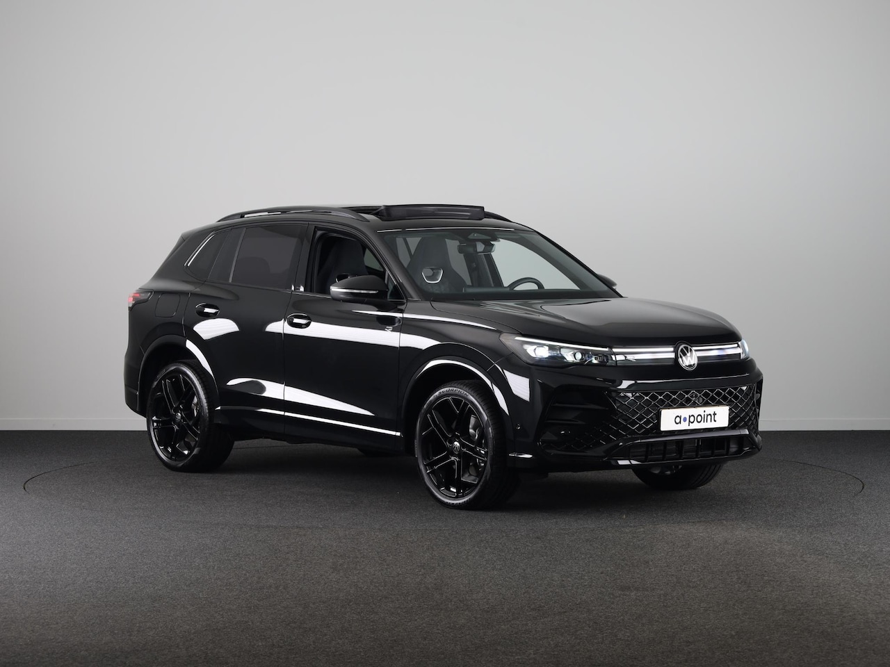 Volkswagen Tiguan - R-Line Edition 1.5 eHybrid 150 kW / 204 PK SUV 6 v Head-Up Display | Panoramadak | Stoelve - AutoWereld.nl
