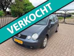 Volkswagen Polo - 1.4-16V Highline