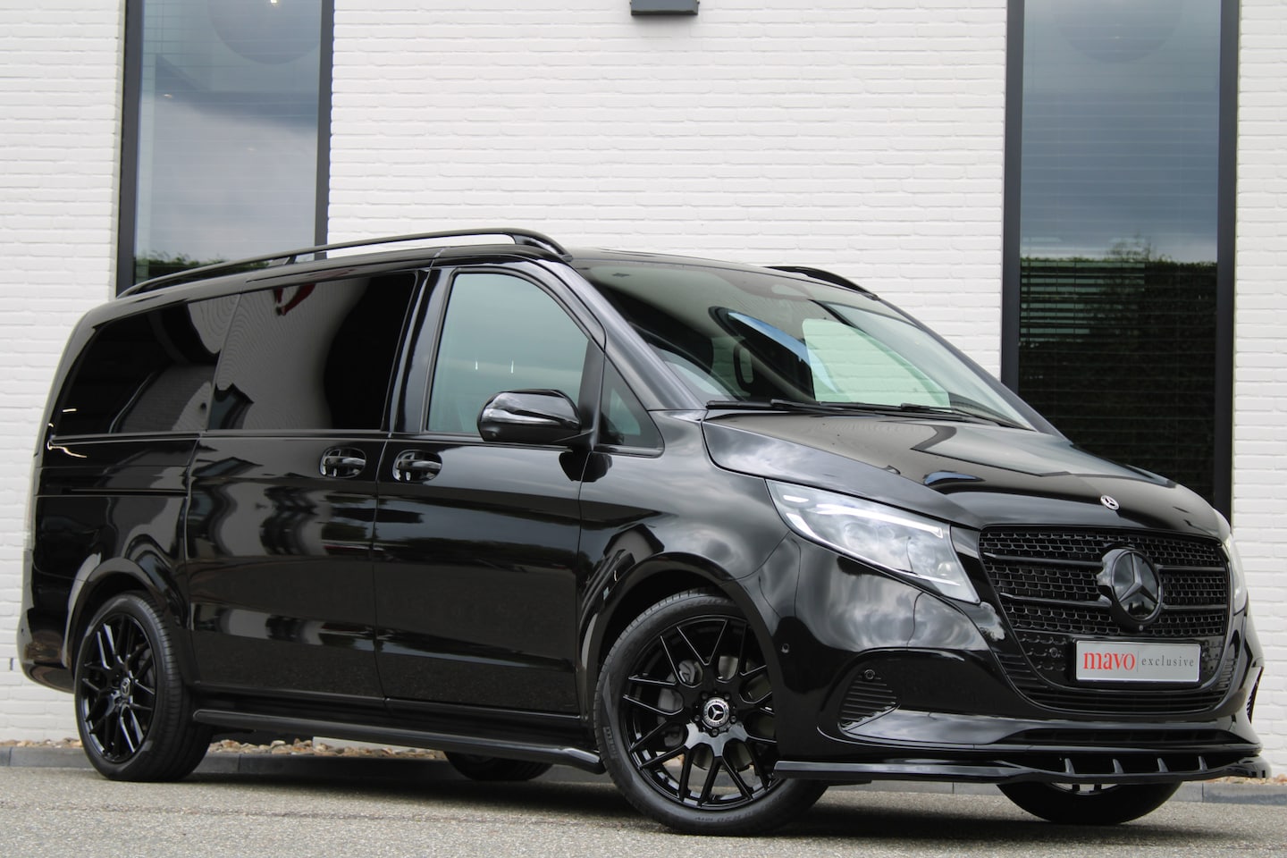 Mercedes-Benz V-klasse - 300d / Lang / DC / Black Edition / 2x Elec Schuifdeur / 360 Camera / Vol Opties / NIEUWSTA - AutoWereld.nl