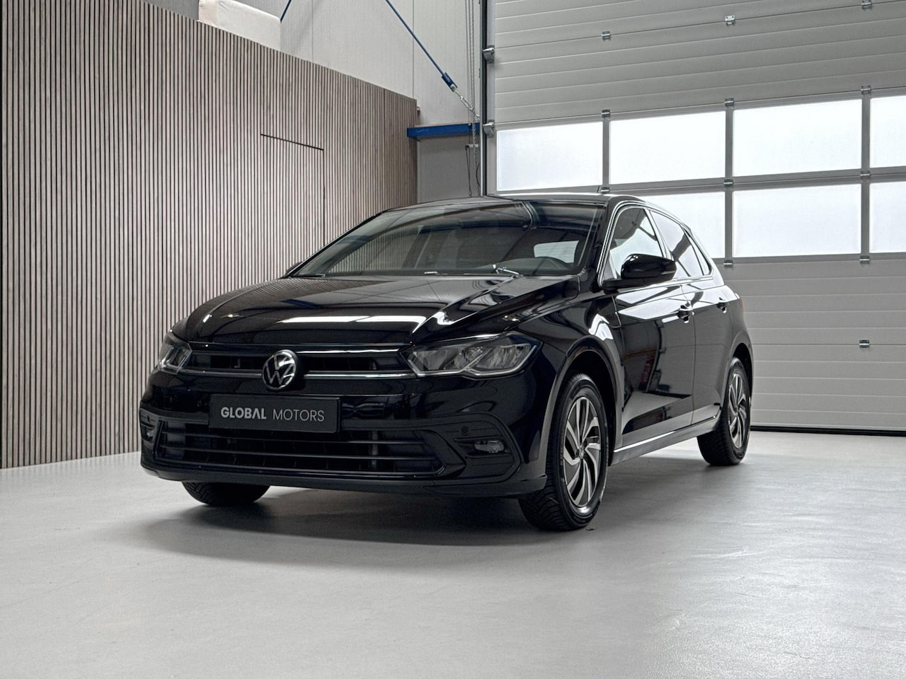 Volkswagen Polo - 1.0 TSI Style 110 PK - VITRUAL COCKPIT - AUTOMAAT - STOELVERWARMING - CARPLAY - PARKEERCAM - AutoWereld.nl