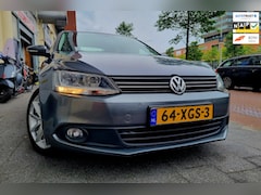 Volkswagen Jetta - 1.2 TSI Executive Line Navi ParkSens