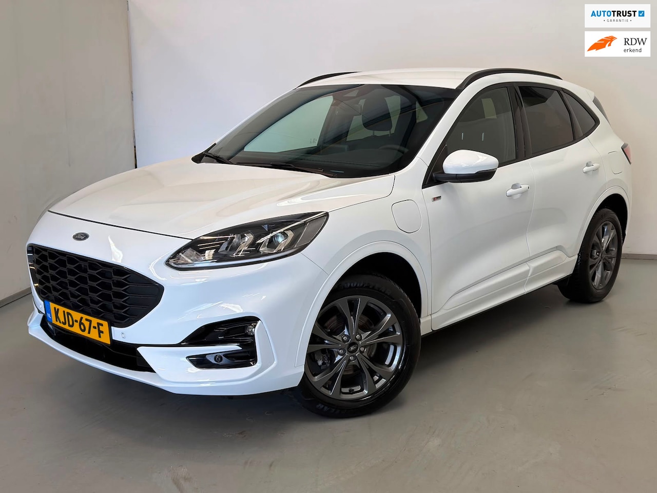Ford Kuga - 2.5 PHEV ST-Line / BTW / Stoelverwarming / Camera - AutoWereld.nl
