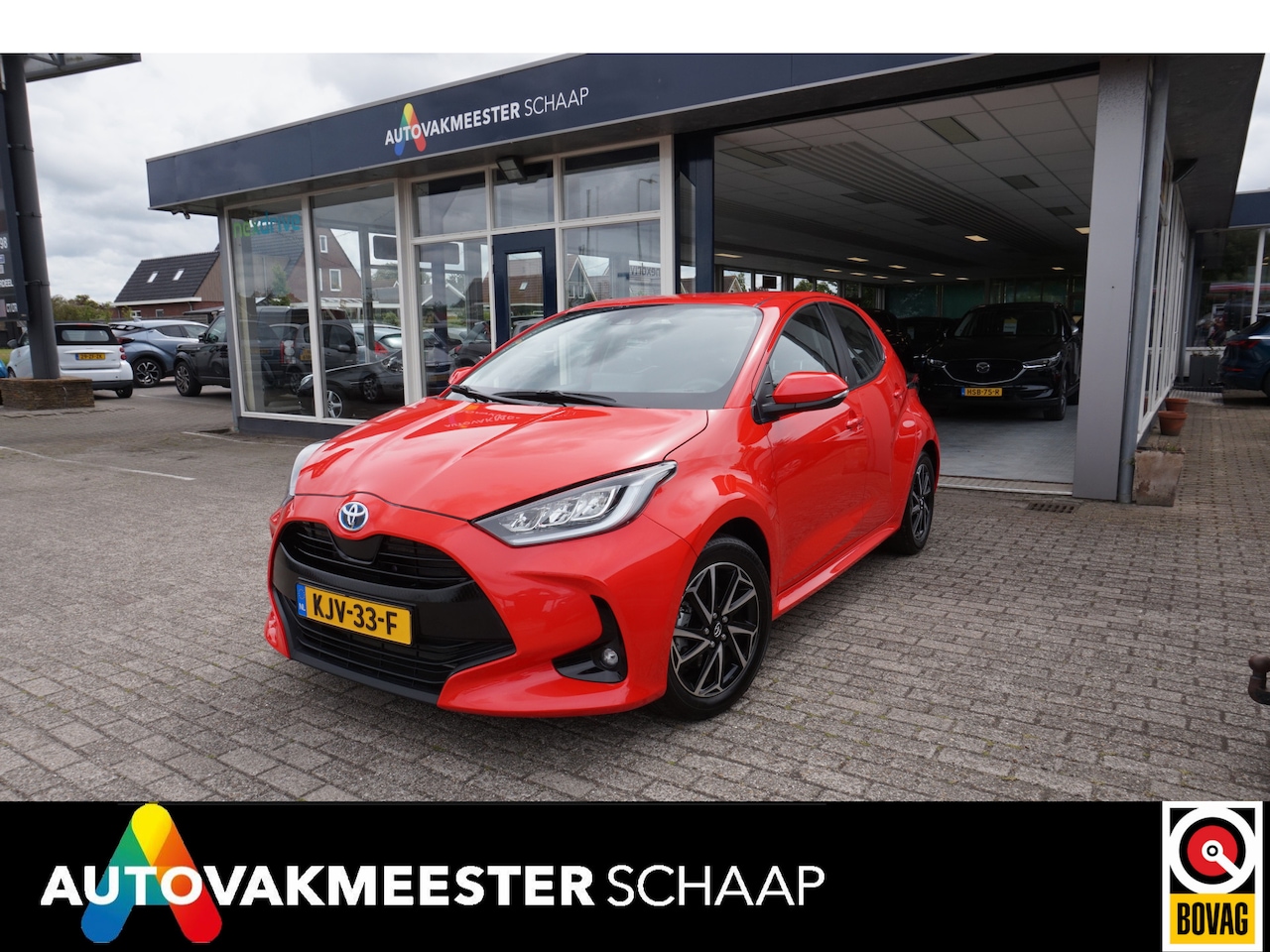 Toyota Yaris - 1.5 Hybrid 115 Business , 4600km , Incl 12 mnd bovag garantie - AutoWereld.nl
