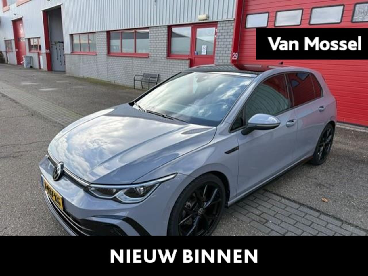 Volkswagen Golf - 1.5 eTSI R-Line | 150 PK | Automaat | Panorama Schuif/Kantel Dak | Black Style | Camera | - AutoWereld.nl