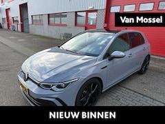 Volkswagen Golf - 1.5 eTSI R-Line | 150 PK | Automaat | Panorama Schuif/Kantel Dak | Black Style | Camera |