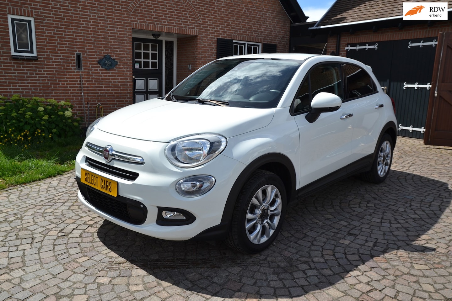 Fiat 500 X - 1.6 PopStar - Airco - Navigatie+Camara - Cruise control - Velgen - Parkeersensoren - Keyle - AutoWereld.nl