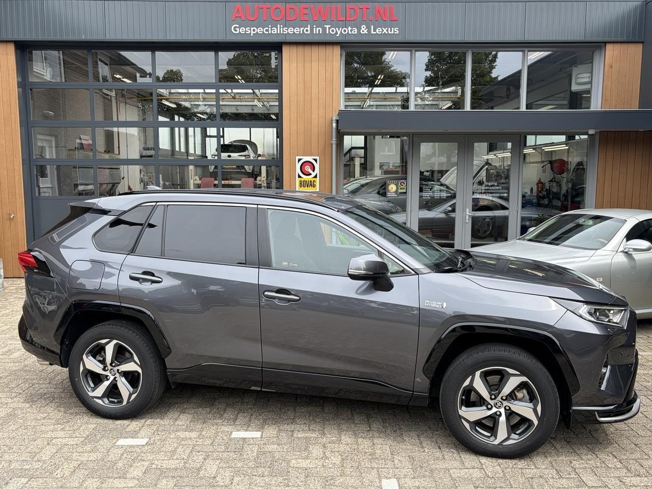 Toyota RAV4 - 2.5 Plug-in Hybrid 300 AWD Dynamic A/T - AutoWereld.nl