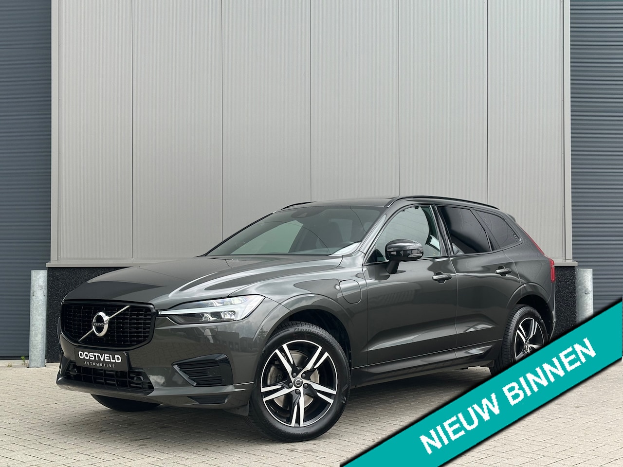Volvo XC60 - 2.0 T6 Plug-in hybrid AWD R-Design Pano Memory Trekhaak Bliss Stoel/stuur verw. Leder - AutoWereld.nl