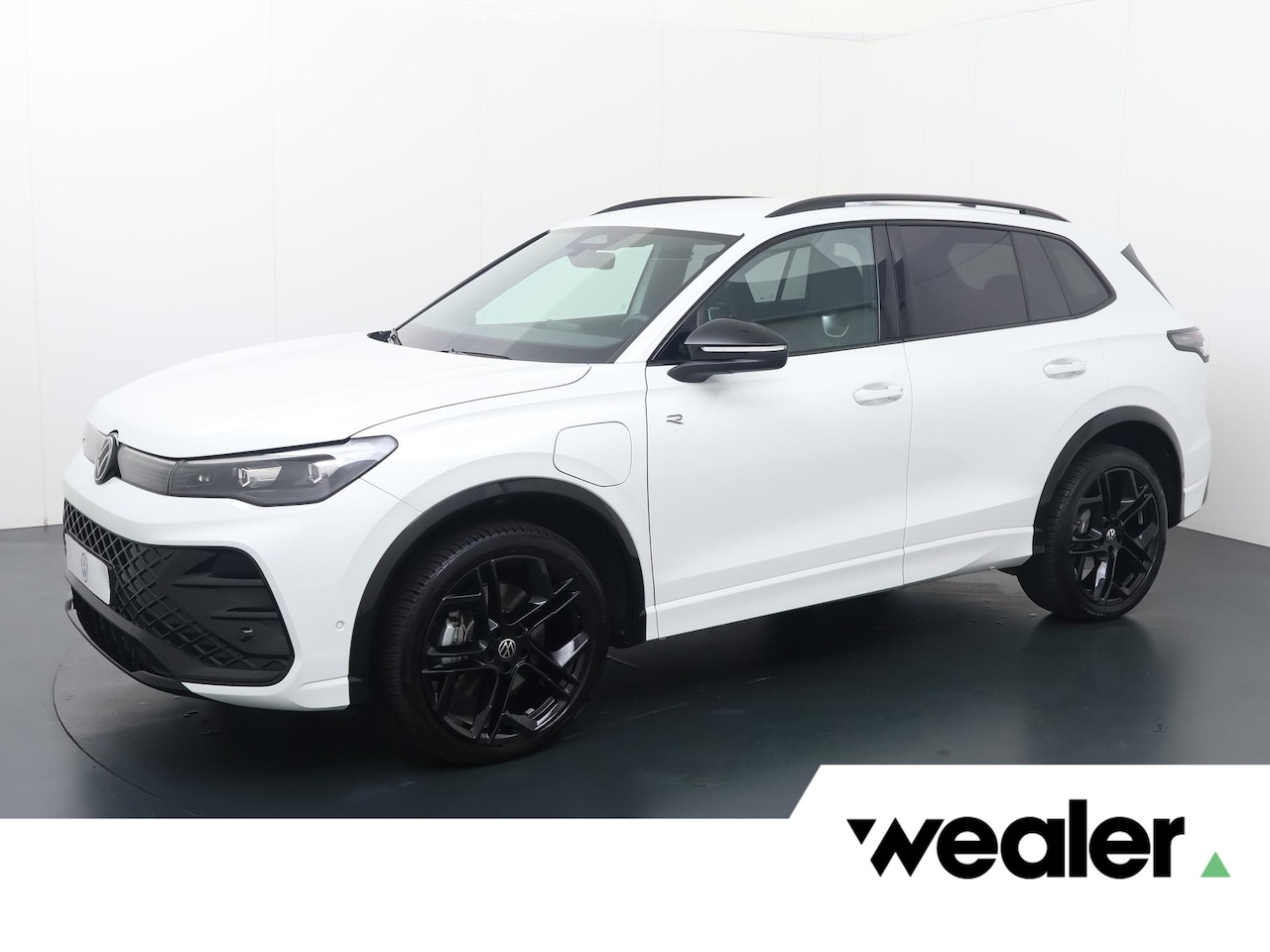 Volkswagen Tiguan - 1.5 eHybrid R-Line Business | 204 PK | SoH 100% | Automaat | Trekhaak wegklapbaar | Elek. - AutoWereld.nl