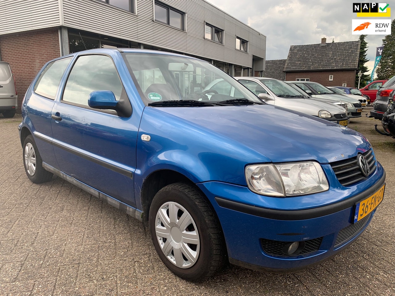 Volkswagen Polo - 1.4 Trendline AUTOMAAT € 650.- 2000 ZO MEE APK TOT 9 JULI 2026 - AutoWereld.nl