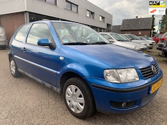 Volkswagen Polo - 1.4 Trendline AUTOMAAT € 650.- 2000 ZO MEE APK TOT 9 JULI 2026