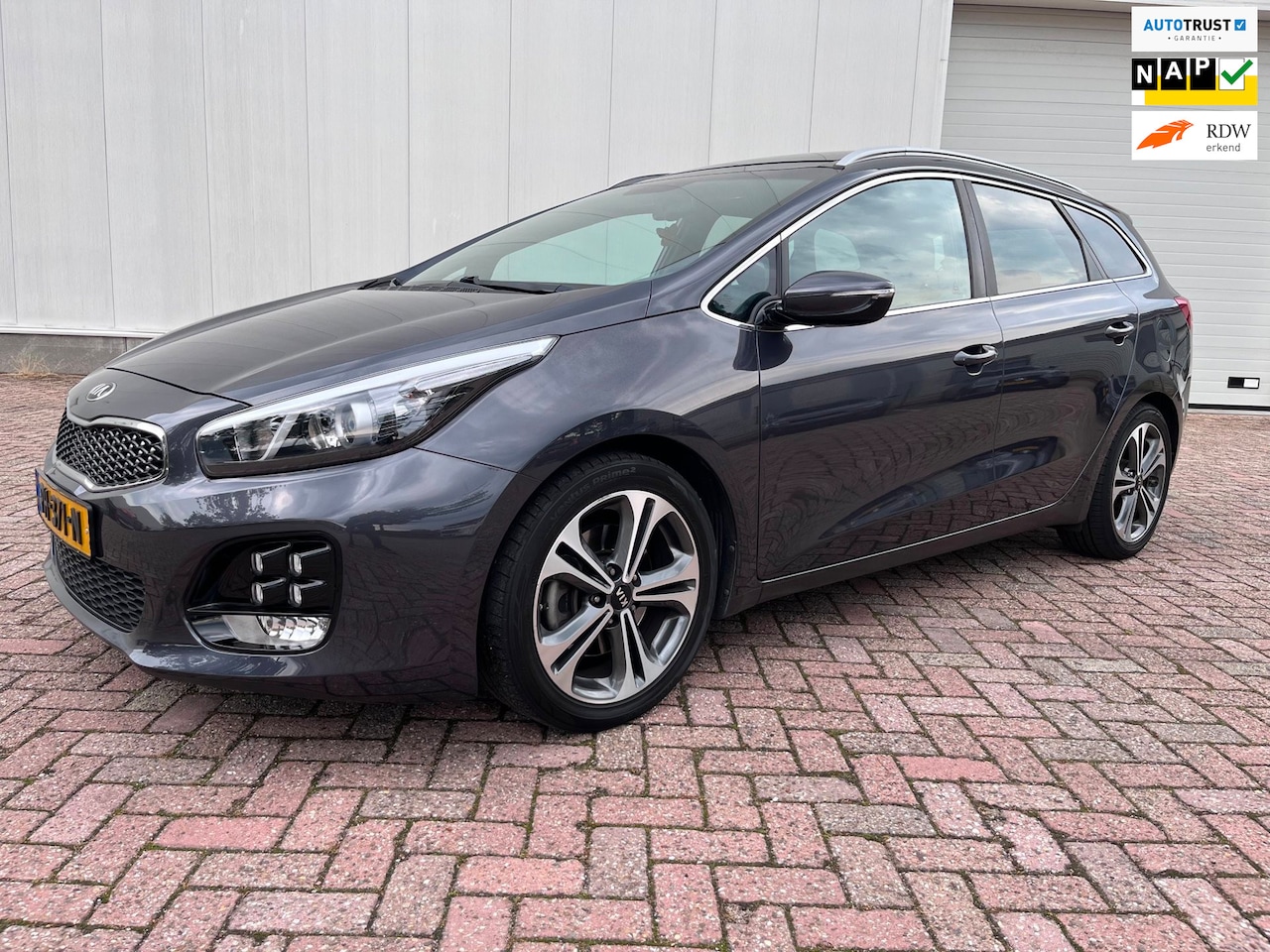 Kia Cee'd Sportswagon - 1.0 T-GDi GT-Line Summer Edition panoramadak*ECC*Camera*stoelverwarming*trekhaak*navi* 201 - AutoWereld.nl