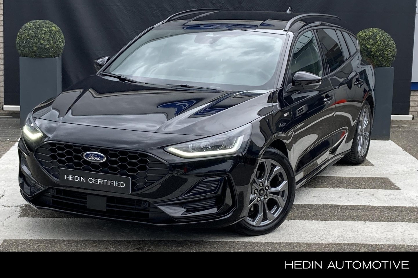 Ford Focus Wagon - 1.0 EcoBoost Hybrid ST Line | Winterpack | Driver Assistance Pack | All Season banden - AutoWereld.nl