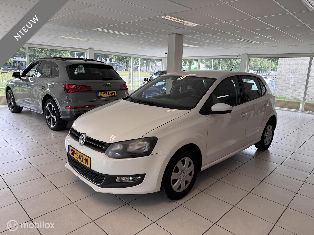 Volkswagen Polo - 1.2 Easyline Airco / apk tot 24 mei 2027 - AutoWereld.nl