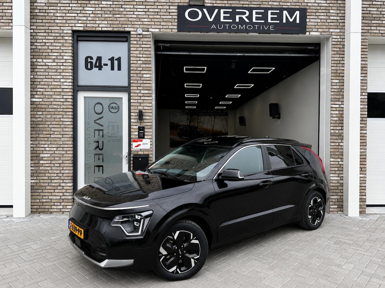 Kia Niro EV - Dynamic PlusLine 64.8 kWh 204PK | Pano | Head Up | Leder int. | Stoel/Stuur verwarming | A - AutoWereld.nl
