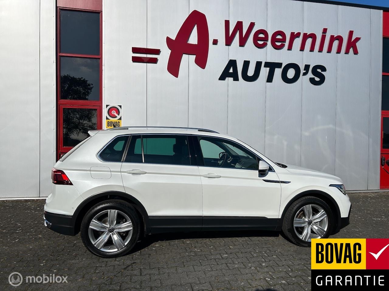 Volkswagen Tiguan - 1.5 TSI Elegance Camera Trekhaak wegklapbaar Elec. a. klep. - AutoWereld.nl