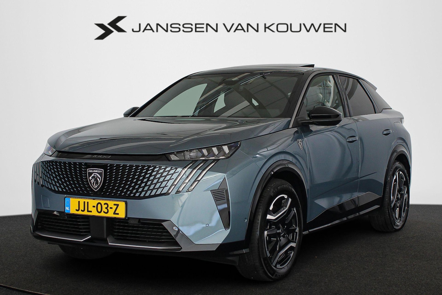 Peugeot e-3008 - GT Avantage 210 73 kWh Panoramadak Warmtepomp 360 Camera - AutoWereld.nl