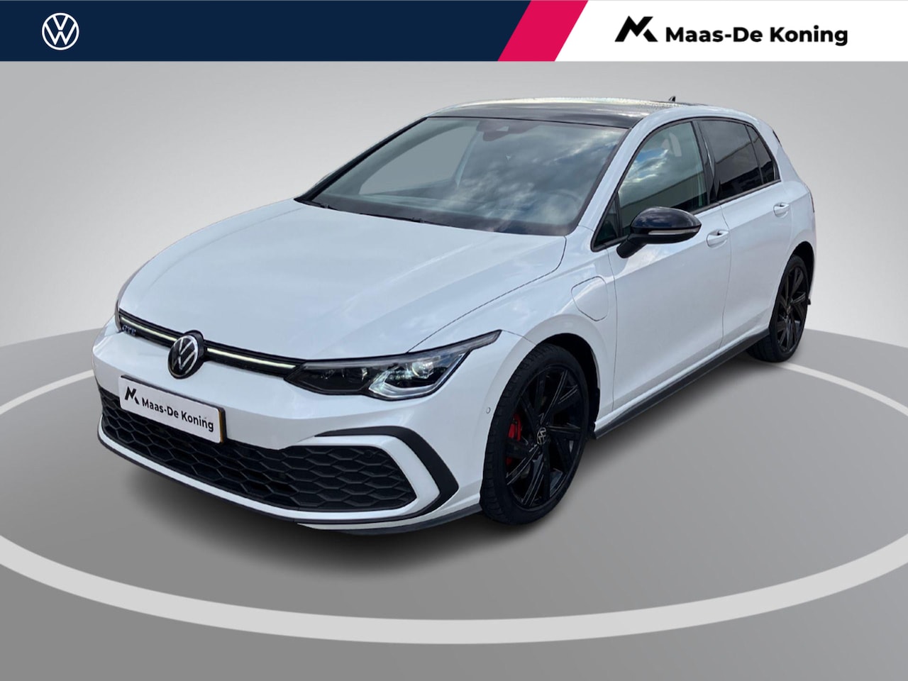 Volkswagen Golf - 1.4eHybrid 180kW/245PK GTE Black Style · Panoramadak · Trekhaak · Apple/Android Car Play · - AutoWereld.nl