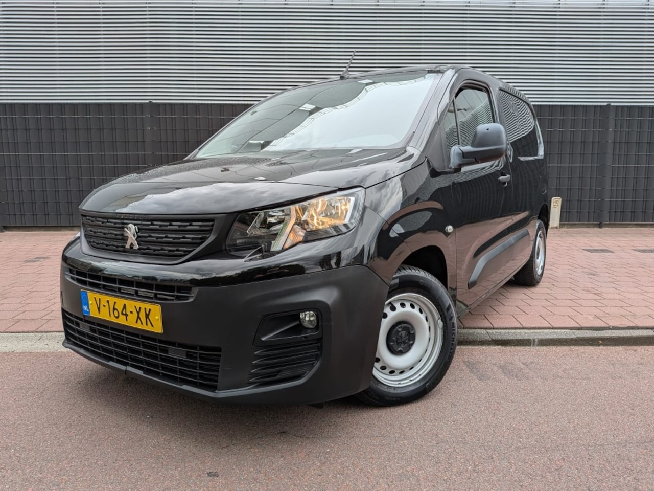 Peugeot Partner - 1.6 BlueHDI Premium Trekhaak - AutoWereld.nl