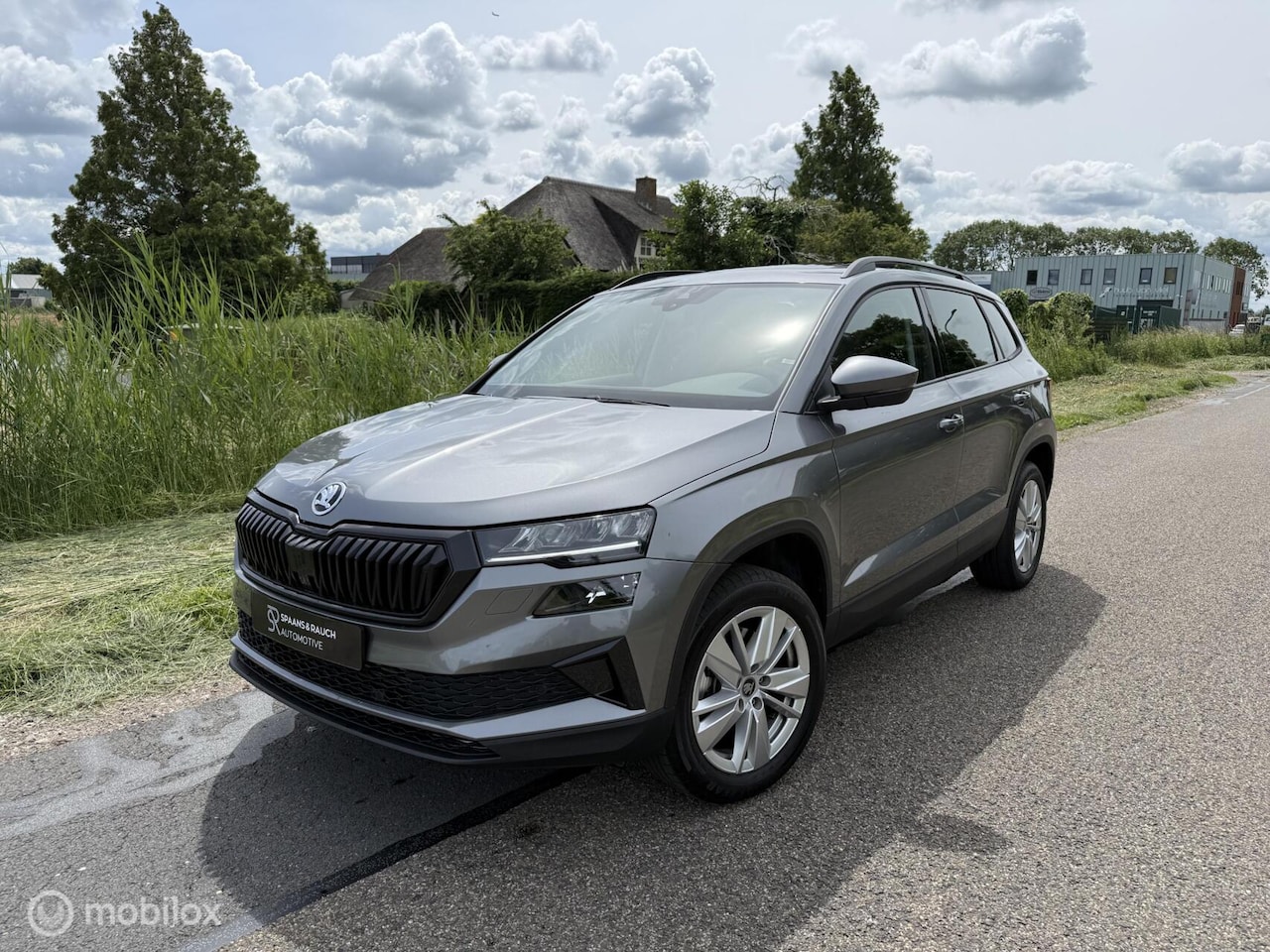 Skoda Karoq - 1.5 TSI ACT Business / Pano / Trekhaak / CarPlay - AutoWereld.nl