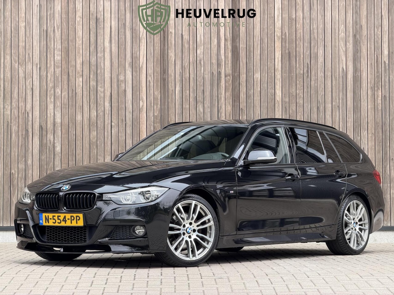BMW 3-serie Touring - 330i 252PK High Executive M-SPORT | HEAD-UP | CAMERA - AutoWereld.nl