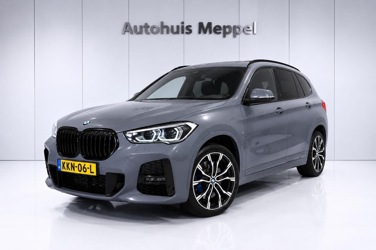 BMW X1 - xDrive25i M-Sport*Trekhaak*Pano*HUD*LED+*DrivingAssistant+*H/kSound - AutoWereld.nl