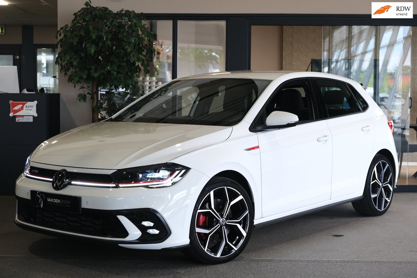Volkswagen Polo - 2.0 TSI GTI Facelift DSG 207PK IQ Matrix Led Virtual Faro 18" - AutoWereld.nl